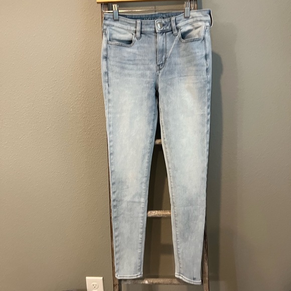 American 🇺🇸 Eagle Outfitters Light wash high-rise jeggins size 6 Jeans 👖 - Picture 2 of 11